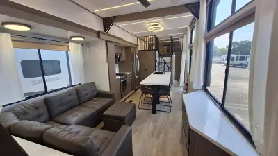 2025 Forest River Salem GRAND VILLA 44VIEW photo 6