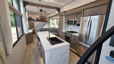 2025 Forest River Salem GRAND VILLA 44VIEW photo 5