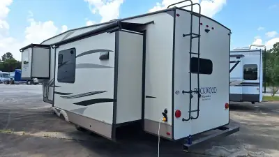 2018 Forest River Rockwood 8290BS photo 4