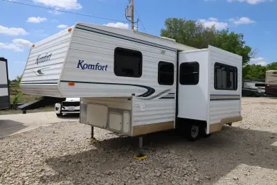 2004 Komfort 23FS photo 3