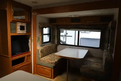2004 Komfort 23FS photo 12