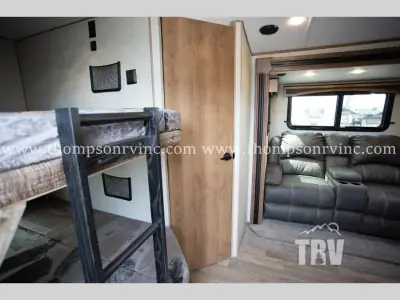 2027 Outdoors Timber Ridge Titanium Series 28BKS photo 3