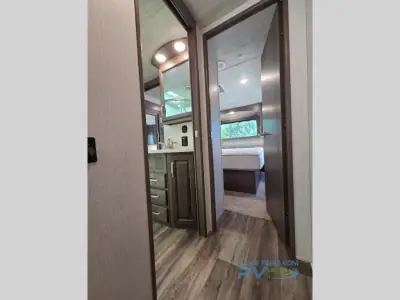 2021 Keystone Cougar 302RLS photo 10