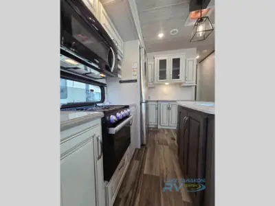2021 Keystone Cougar 302RLS photo 8