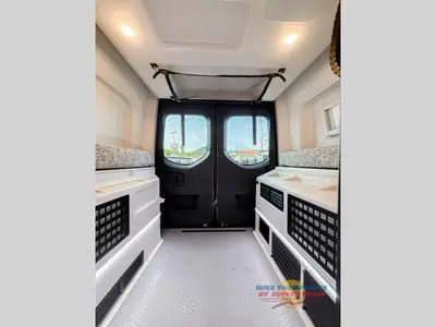 2026 Tiffin Motorhomes GH1 photo 19