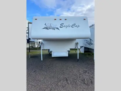 2009 Eagle Cap Campers Eagle Cap 955 photo 2
