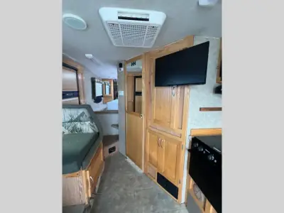 2009 Eagle Cap Campers Eagle Cap 955 photo 11