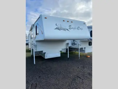 2009 Eagle Cap Campers Eagle Cap 955