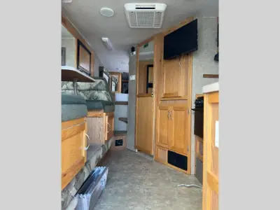 2009 Eagle Cap Campers Eagle Cap 955 photo 7