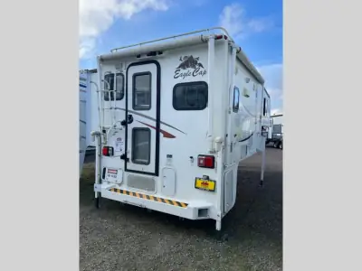 2009 Eagle Cap Campers Eagle Cap 955 photo 6