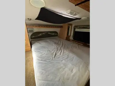 2009 Eagle Cap Campers Eagle Cap 955 photo 14