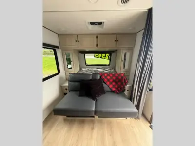 2026 Coachmen Apex Ultra-Lite 241BHS photo 8