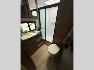 2026 Coachmen Apex Ultra-Lite 241BHS photo 17