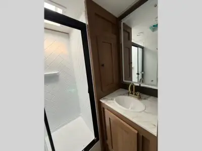 2026 Coachmen Apex Ultra-Lite 293RLDS photo 24