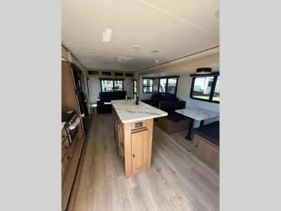 2026 Coachmen Apex Ultra-Lite 293RLDS photo 8
