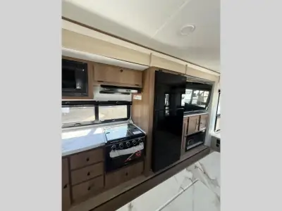 2026 Coachmen Apex Ultra-Lite 293RLDS photo 11