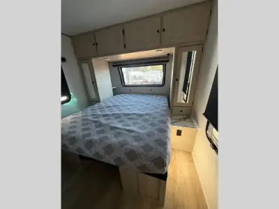 2026 Coachmen Apex Ultra-Lite 293RLDS photo 25