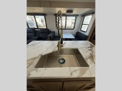 2026 Coachmen Apex Ultra-Lite 293RLDS photo 13