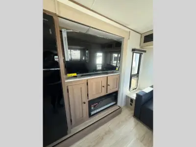 2026 Coachmen Apex Ultra-Lite 293RLDS photo 15