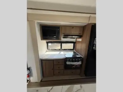 2026 Coachmen Apex Ultra-Lite 293RLDS photo 10