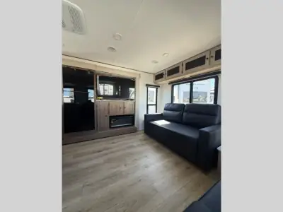 2026 Coachmen Apex Ultra-Lite 293RLDS photo 20