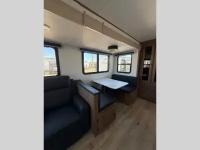 2026 Coachmen Apex Ultra-Lite 293RLDS photo 18