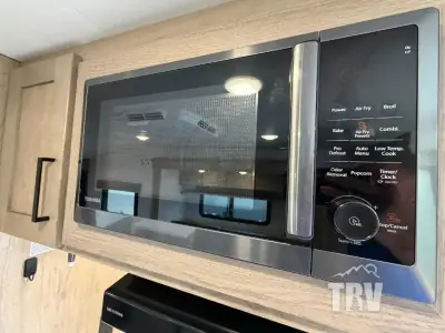 2022 Ember Overland Series 201FBQ photo 12