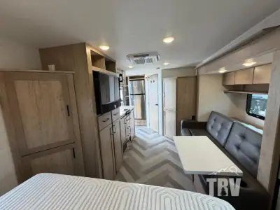 2022 Ember Overland Series 201FBQ photo 3