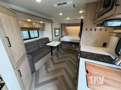 2022 Ember Overland Series 201FBQ photo 6
