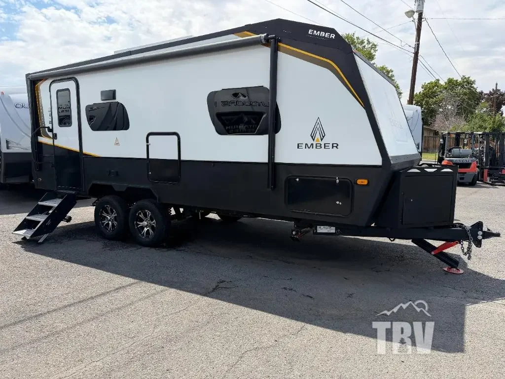 2022 Ember Overland Series 201FBQ exterior