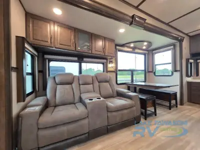 2022 Grand Design Solitude 345GK photo 7