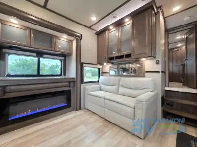 2022 Grand Design Solitude 345GK photo 15