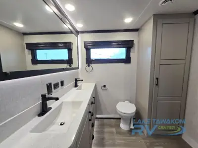 2022 Redwood Redwood 3951MB photo 26