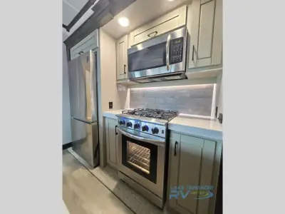 2022 Redwood Redwood 3951MB photo 11