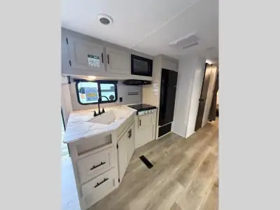 2026 Shasta Rvs i-5 Edition 530BQB photo 13
