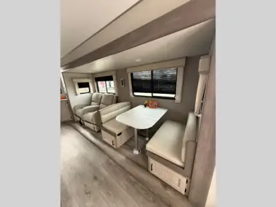 2025 Coachmen Catalina Destination Series 39MKTS photo 18