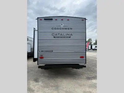 2025 Coachmen Catalina Destination Series 39MKTS photo 4