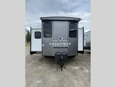 2025 Coachmen Catalina Destination Series 39MKTS photo 3