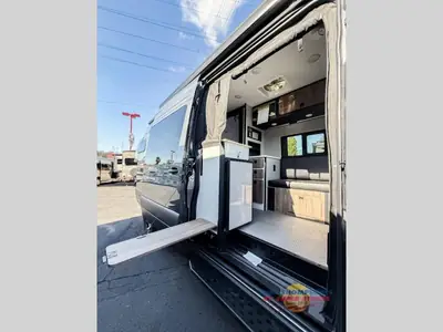 2026 Tiffin Motorhomes GH2 photo 9