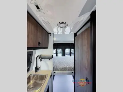 2026 Tiffin Motorhomes GH2 photo 13