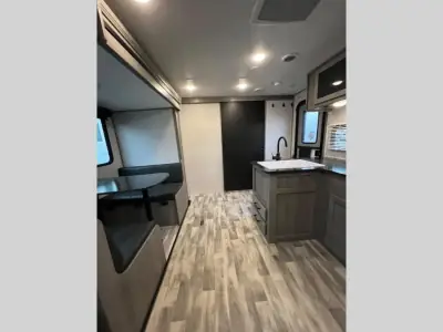 2022 Dutchmen Kodiak SE 27SBH photo 9