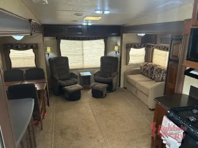 2011 Prime Time Crusader 290RLT photo 12