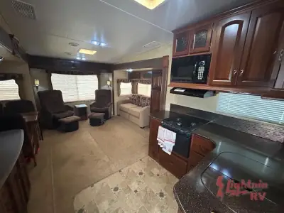 2011 Prime Time Crusader 290RLT photo 11