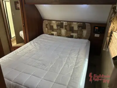 2011 Prime Time Crusader 290RLT photo 23