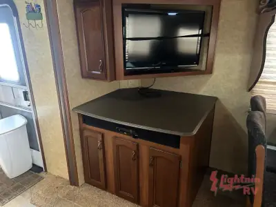 2011 Prime Time Crusader 290RLT photo 20