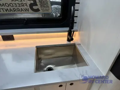 2026 Pleasure-Way Plateau XLTW Twin Bed photo 28