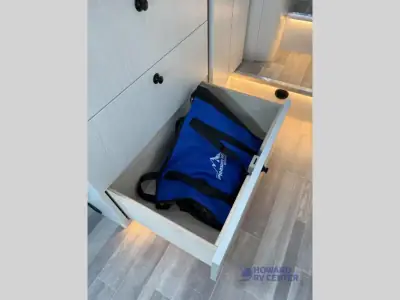 2026 Pleasure-Way Plateau XLTW Twin Bed photo 31