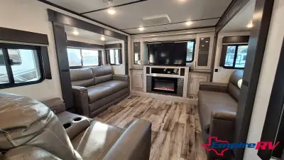 2021 Keystone Montana High Country 377FL photo 5