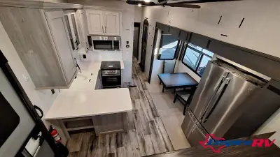 2021 Keystone Montana High Country 377FL photo 8