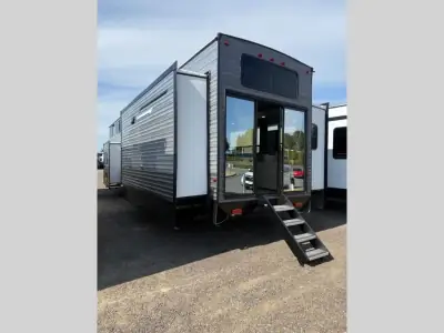 2025 Coachmen Catalina Destination Series 43CONDO photo 5